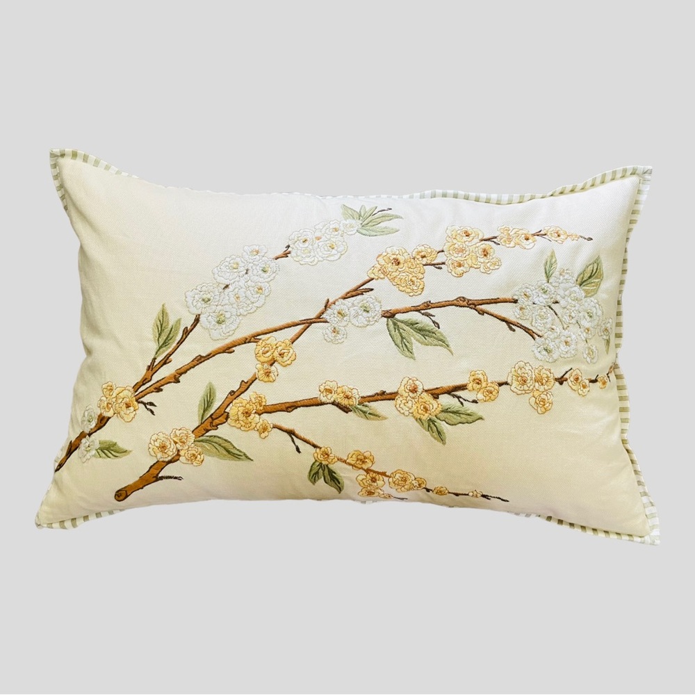 POTTERY BARN LINEN COTTON EMBROIDERED THROW PILLOW 16x26 - Picture 4 of 16